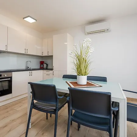 1 Bedroom Gorgeous In Apartment