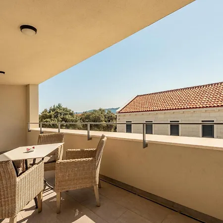 1 Bedroom Gorgeous In Apartment