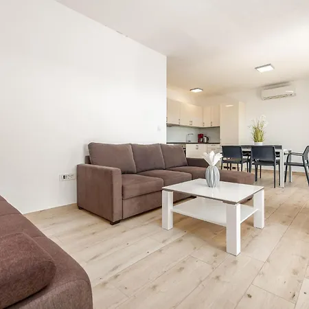 Apartment 1 Bedroom Gorgeous In Kozino