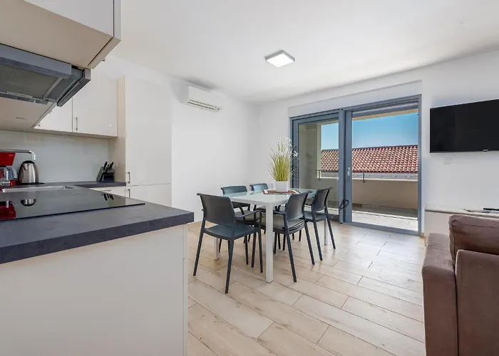 Stunning In With Wifi Apartman