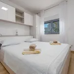 1 Bedroom Beautiful In * Kožino