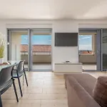 公寓 1 Bedroom Beautiful In Kožino