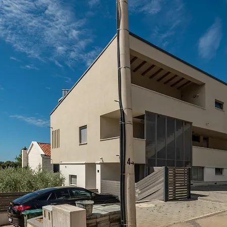 1 Bedroom Gorgeous In דירה Kožino